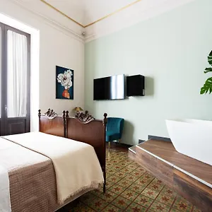 https://holiday-lux-boutique-room.catania-hotels.net